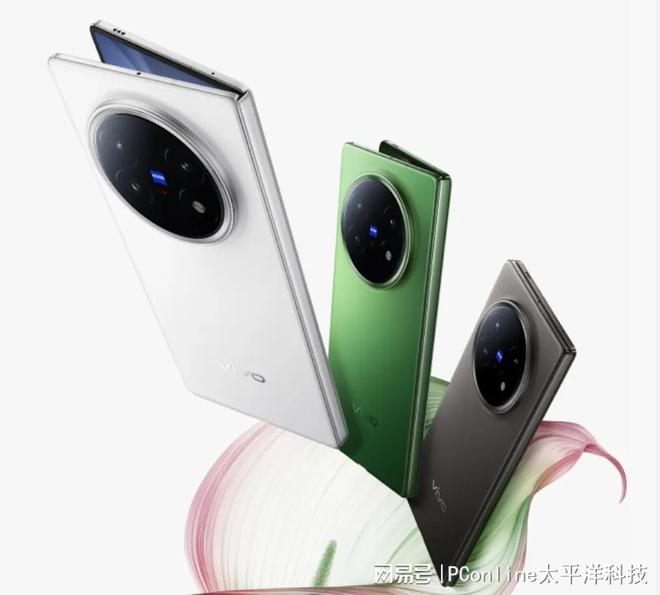 vivo全球首款「三防折疊屏新機」要來了，可水下折疊實在太炸了！