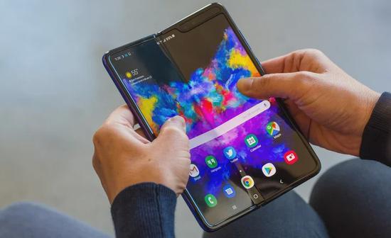 三星第二款折疊屏手機Galaxy Fold 2將于5月中旬開始生產 8月推出